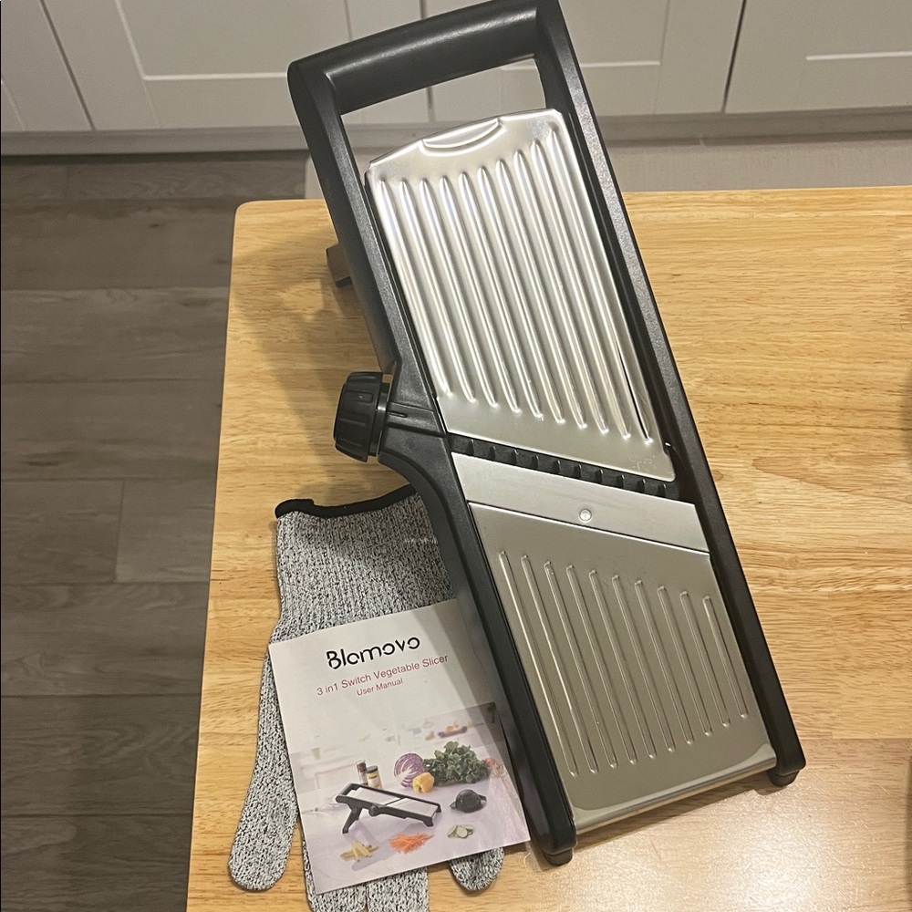 Black and Silver 3-in-1 Slicer